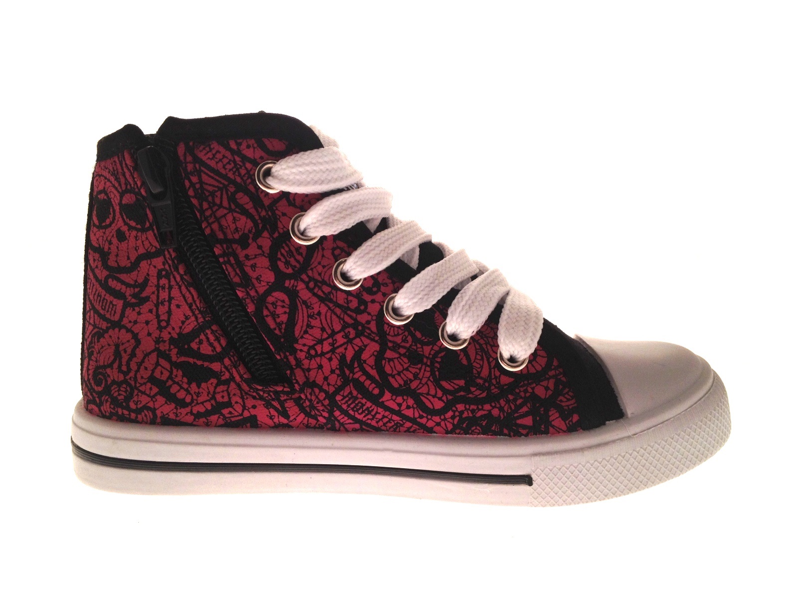 black and white vans lace up